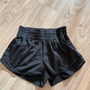 Lululemon Hotty Hot 2.5in Short